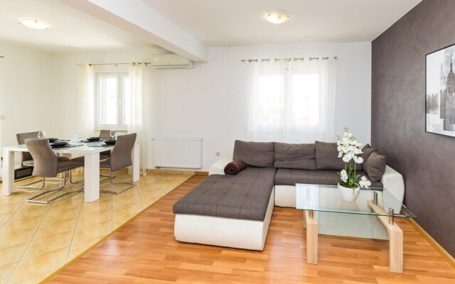Nice Home in Kastel Novi With Sauna, Wifi and 8 Bedrooms