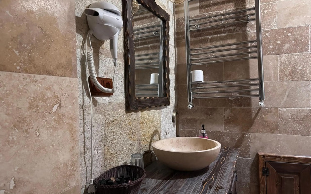 Under Cave Hotel