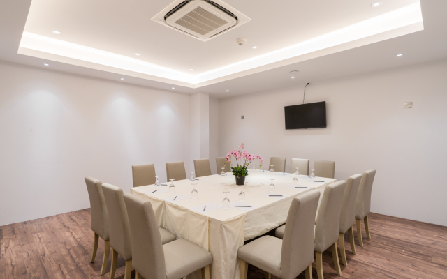 New Square Patong Hotel