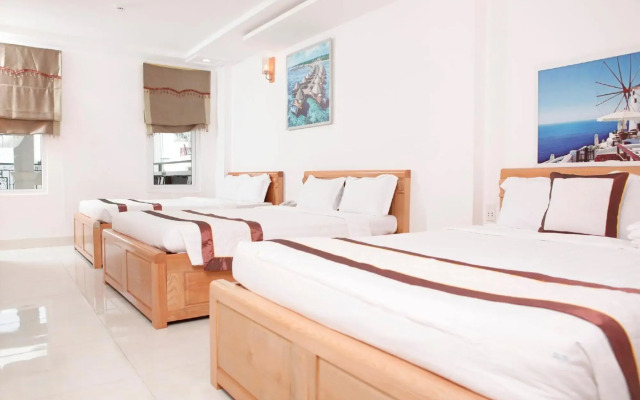 Caroline Beach Vung Tau
