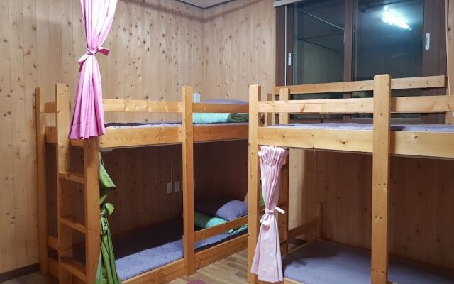 Woljeong view Guesthouse - Hostel