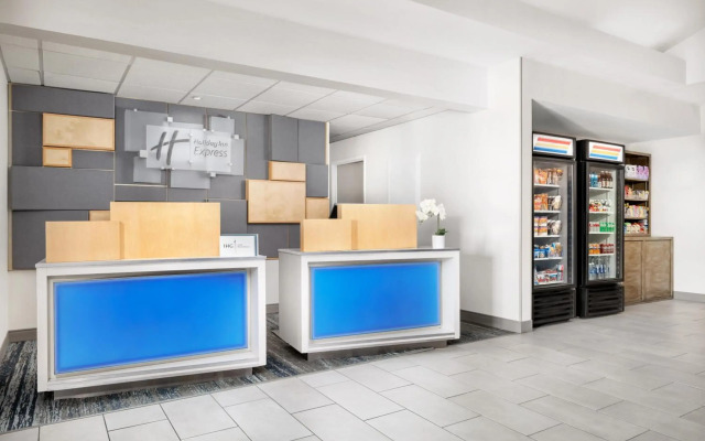 Holiday Inn Express Las Vegas - Stadium Area by IHG
