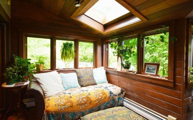 Lotus Mountain Retreat