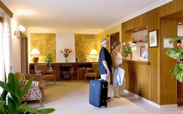 Hotel Playa Mondrago