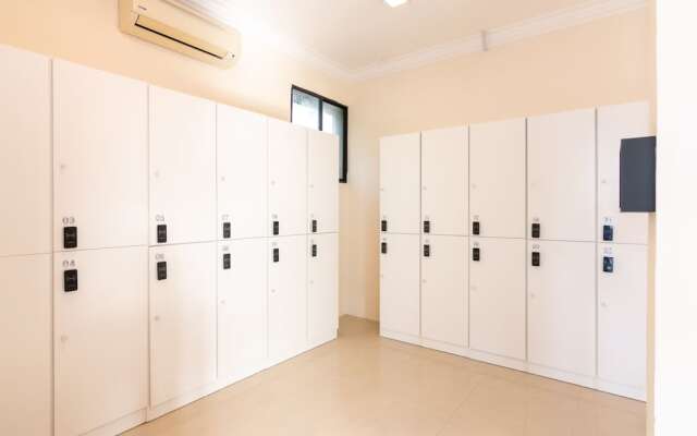 Momostay Capsule Hotel