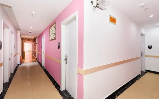 YiBon Hotels Group (Jiading Baiyin Road subway station store)