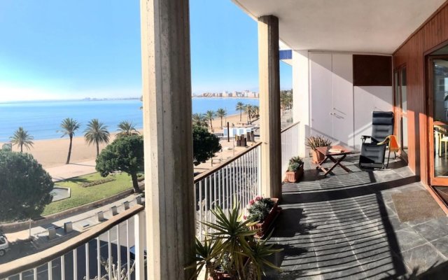 Apartment with 2 Bedrooms in Roses, with Wonderful Sea View, Furnished Balcony And Wifi - 10 M From the Beach