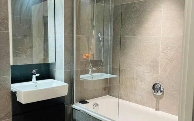 Inviting 2-bed Apartment in London