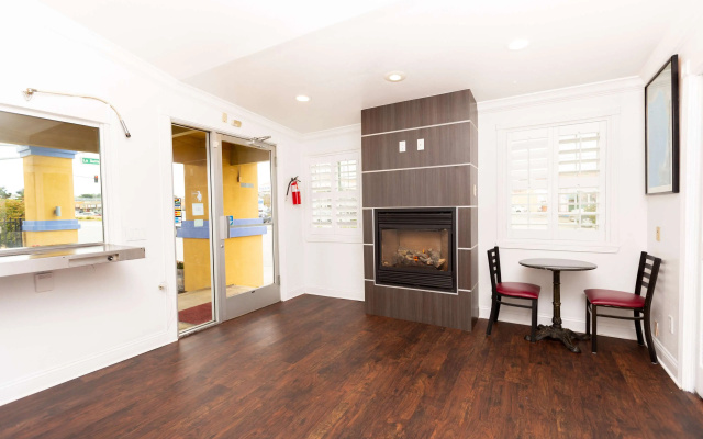 SureStay Hotel by Best Western Seaside Monterey