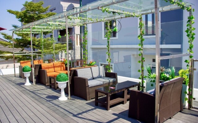 Euphoria Hotel & Suites by House 9
