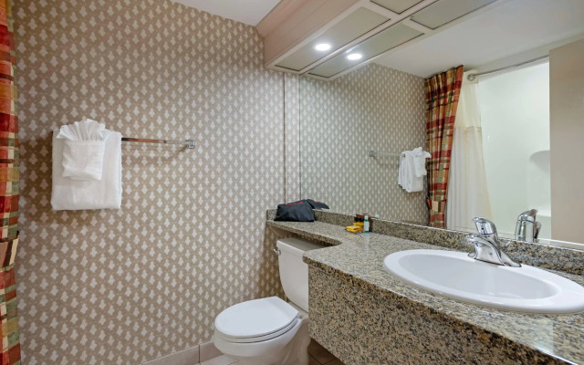 Best Western Plus Port O'Call Hotel