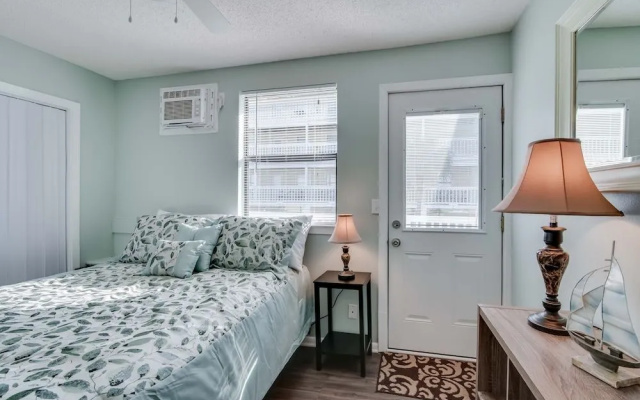 Moonraker #3 - 1 Br Condo
