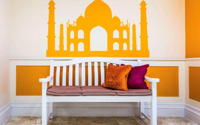 Garner Reading City Centre by IHG
