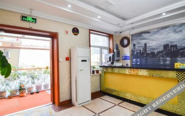 Super 8 Hotel (Dalian Xinghai Square)