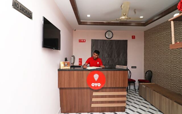 OYO 11723 Hotel Barney Grand