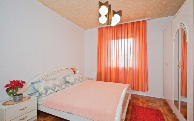Nice Home in Valtursko Polje With Wifi and 2 Bedrooms