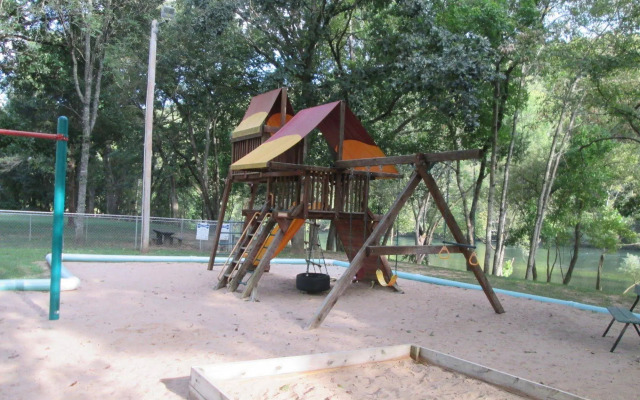 Golf 2 Screen Porches-View-Pointe Royale