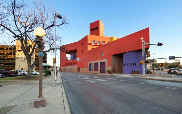 Hotel Indigo San Antonio Riverwalk by IHG