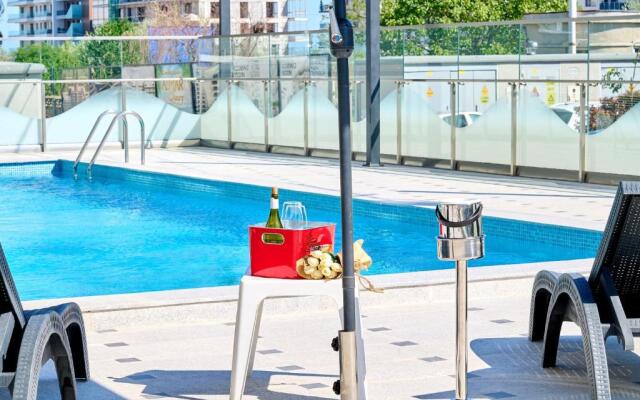 Onix Studio in Nord10 - free pool and playground