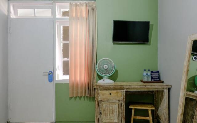 SPOT ON 1712 Griya Shanta Residence