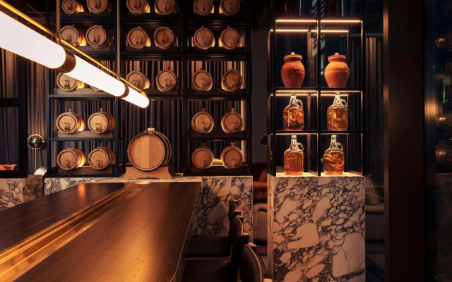Next Hotel Melbourne, Curio Collection by Hilton