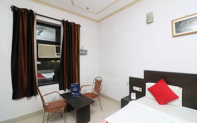 OYO 25037 Hotel Taj Heaven