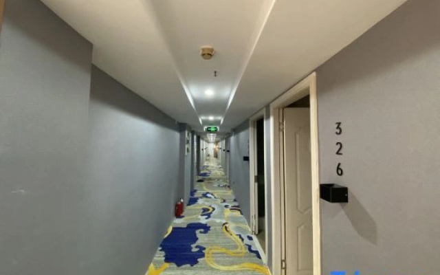 CMAX Hotel