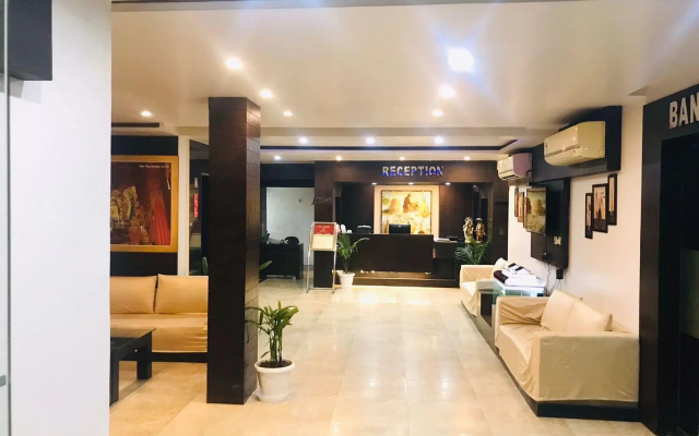 Hotel Park Plaza Varanasi – Lobby – Varanasi