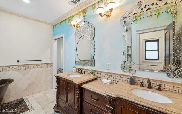 SJ Downtown 5 BR Stunning House