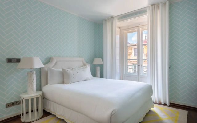 ALTIDO Lux Chiado 2-Floor 3-BR Apartment w/Garage