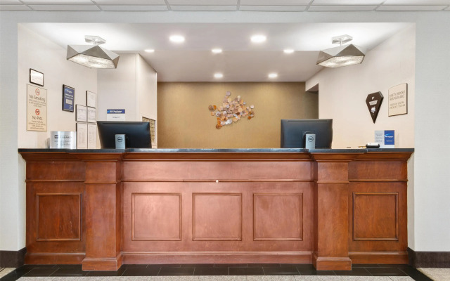 Best Western Plus Belle Meade Inn & Suites