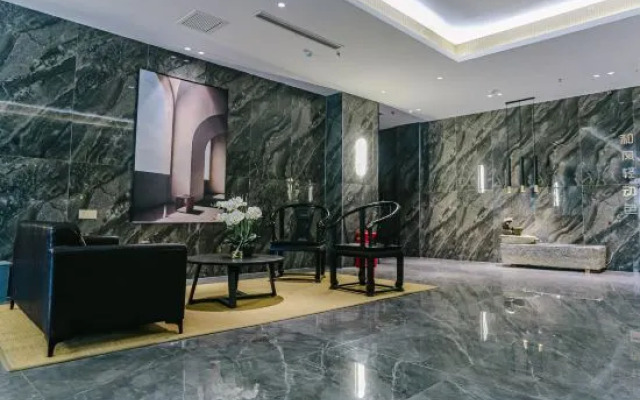 Xinxuan Hotel (Zhengzhou Zhongzhou Avenue Qilihe Subway Station)