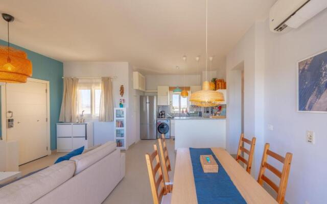 Sunny 2 Bedroom + Private Roof Terrace Lagoon View