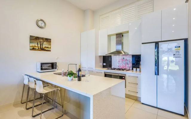 StayAU 3BR Deluxe Family Loft Point Cook