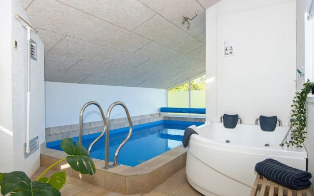 10 Person Holiday Home in Juelsminde-by Traum