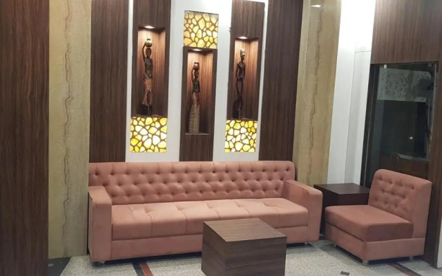 Hotel Teeja's - Haldi Restaurant