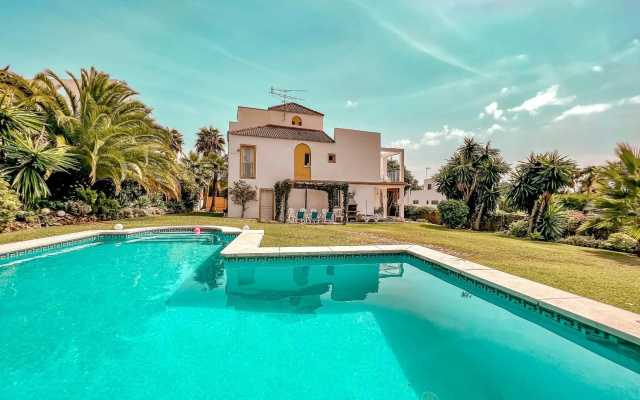 Nice 5BDR Villa close to Puerto Banús, DOUVLE_COM