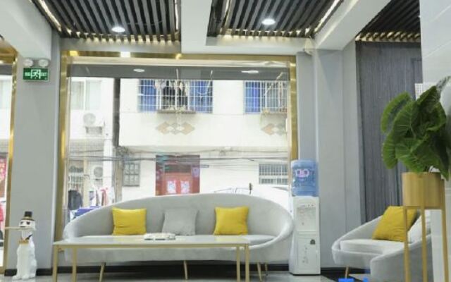 Wright E-sports Hotel