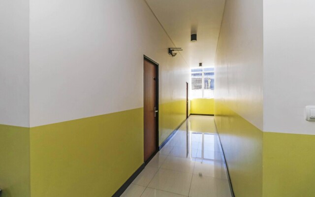 RedDoorz Plus @ Pecenongan
