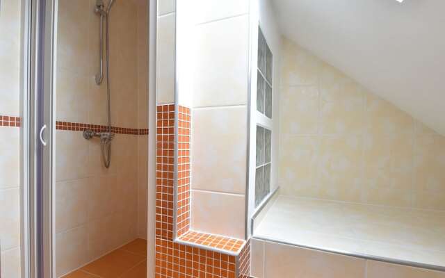 Spacious Holiday Home in Arnultovice With Swimming Pool