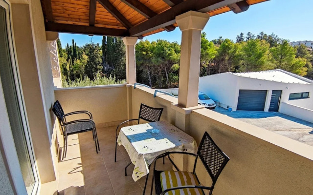 Leana Apartments , Island of Brač