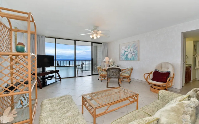 Valley Isle #905 1 Bedroom Condo by RedAwning