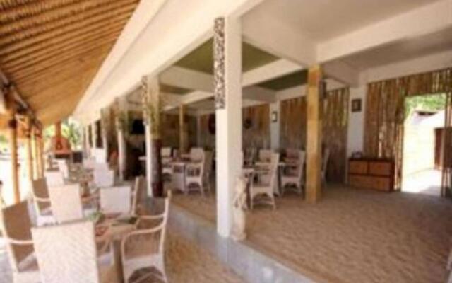 Meno Mojo Beach Resort