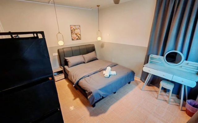 Comfy Tok Sira Home Kuantan 5 BR