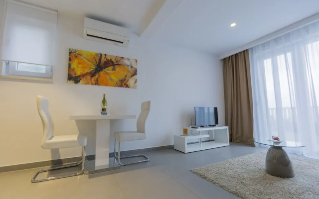 Lux Apartments