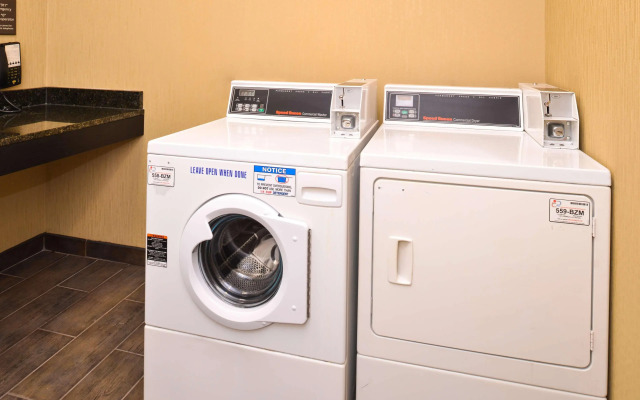 Comfort Inn & Suites