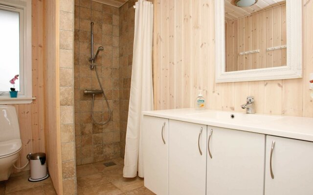 Elite Holiday Home in Vinderup With Private Pool