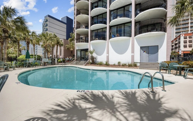 Newly Renovated Oceanfront 1BR Condo