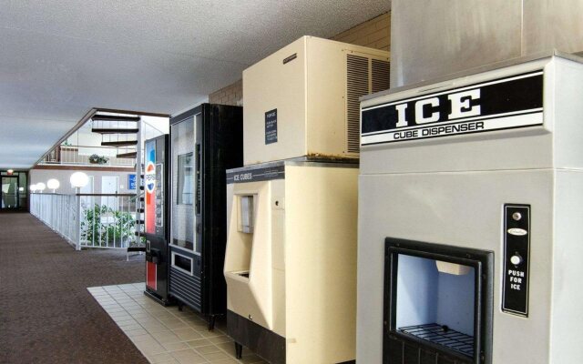 Knights Inn & Suites Emporia