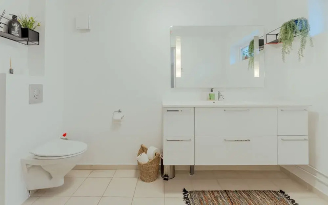 Lovely Apartment | 10 Min Walk From City Centre